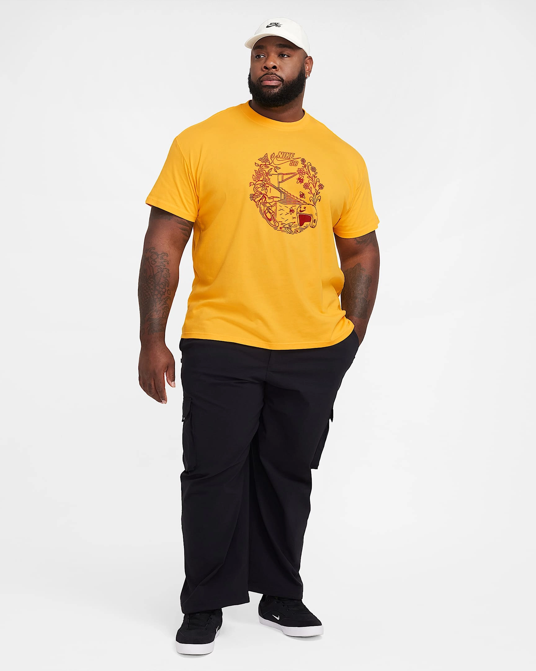 Nike SB Tee: Sommerens kuleste look, skate-stil for deg, klar for eventyr.